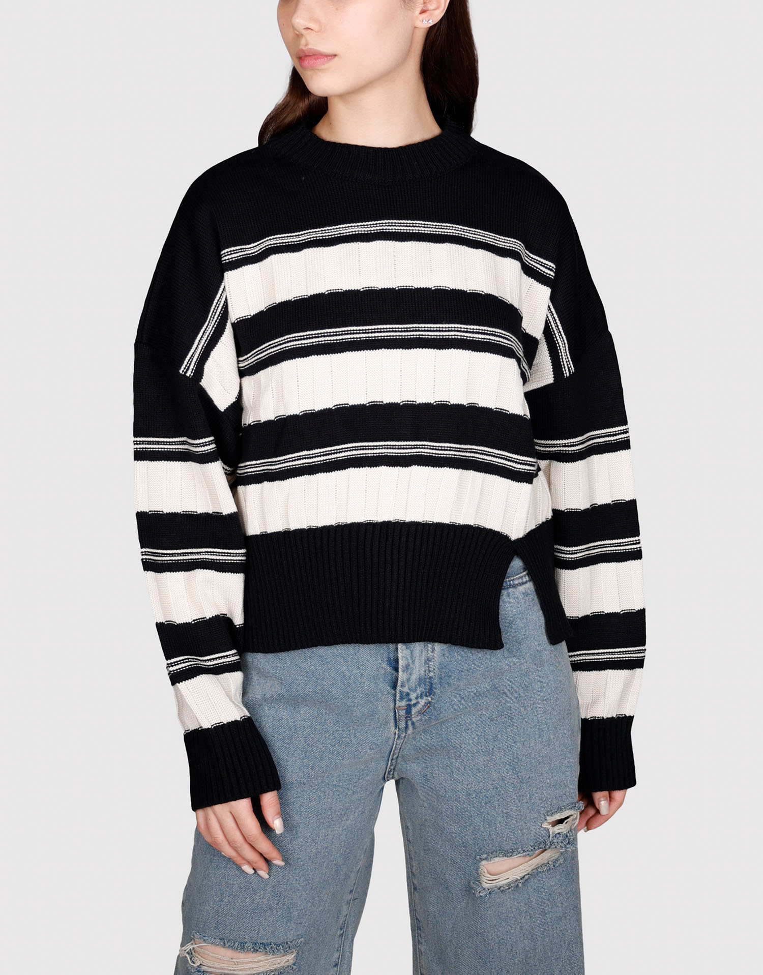 بلوز حاشیه چاکدار مشکی شیری