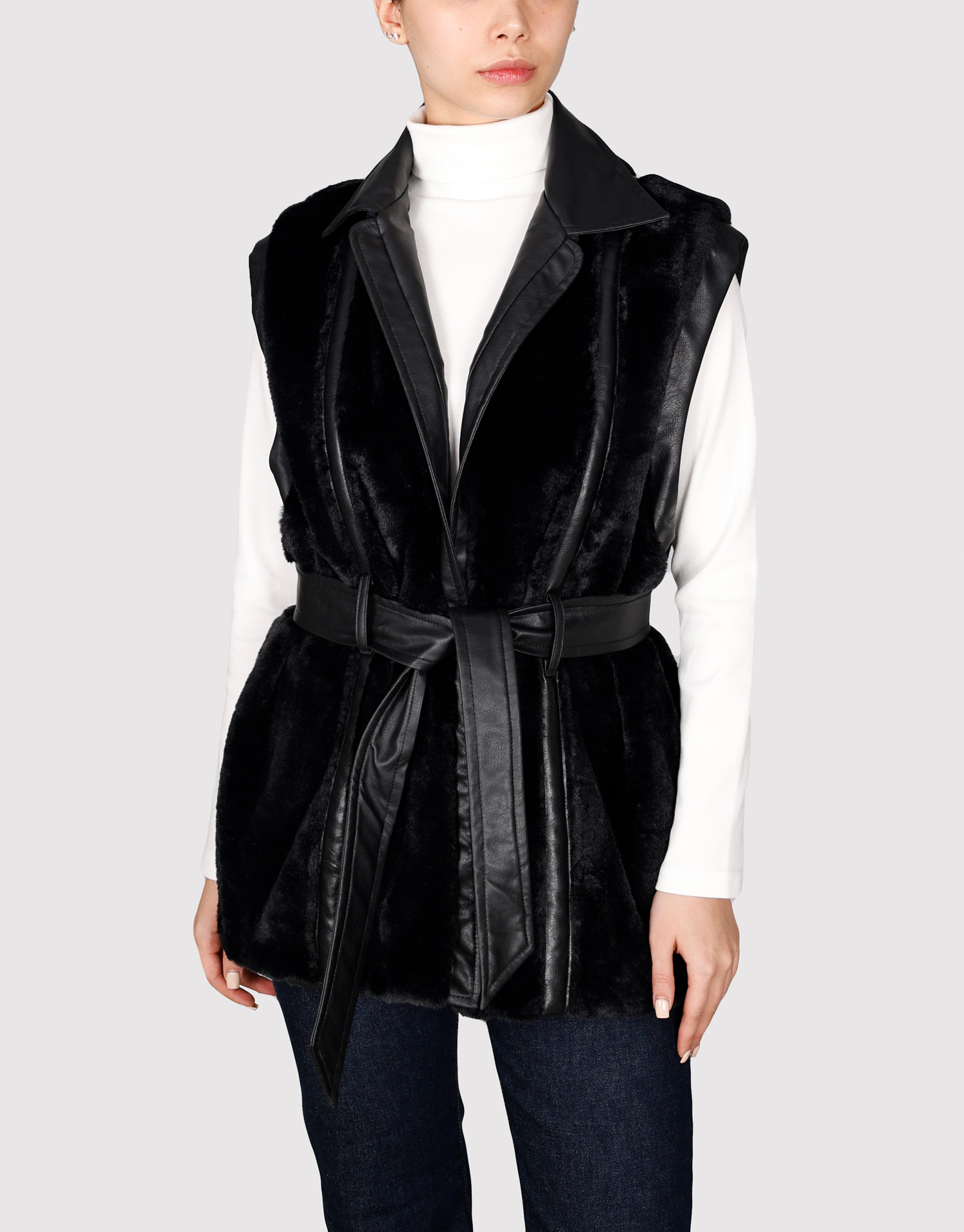 ژیله چرم دوزی مشکی