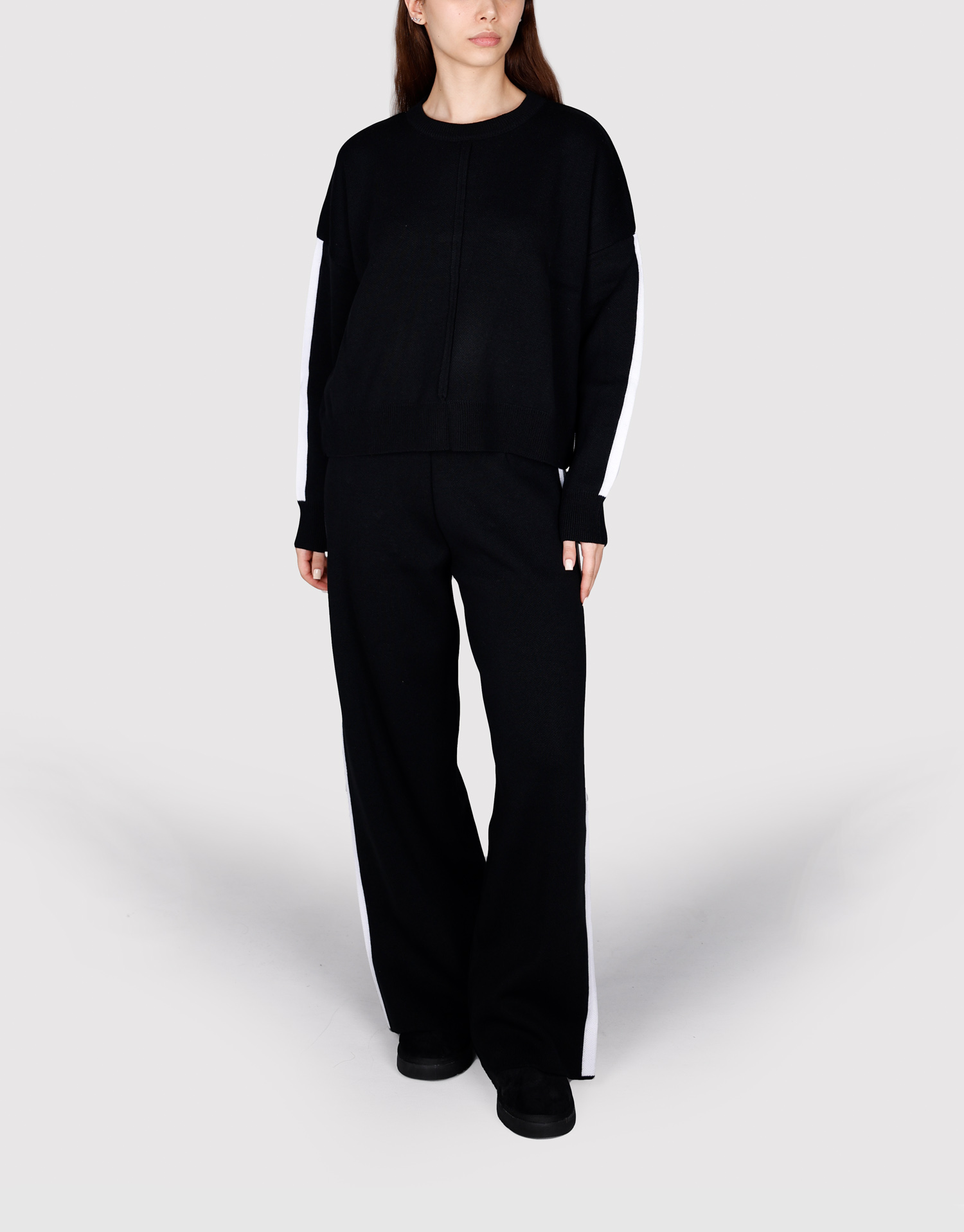 بلوز شلوار حاشیه نوار مشکی سفید