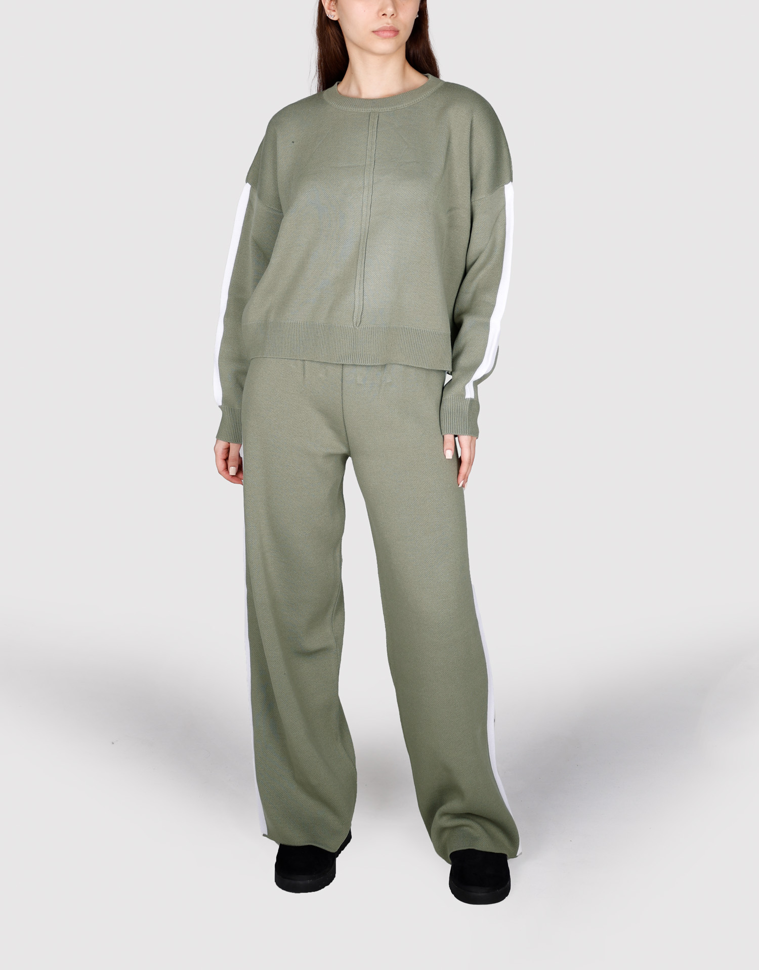 بلوز شلوار حاشیه نوار سبز سفید