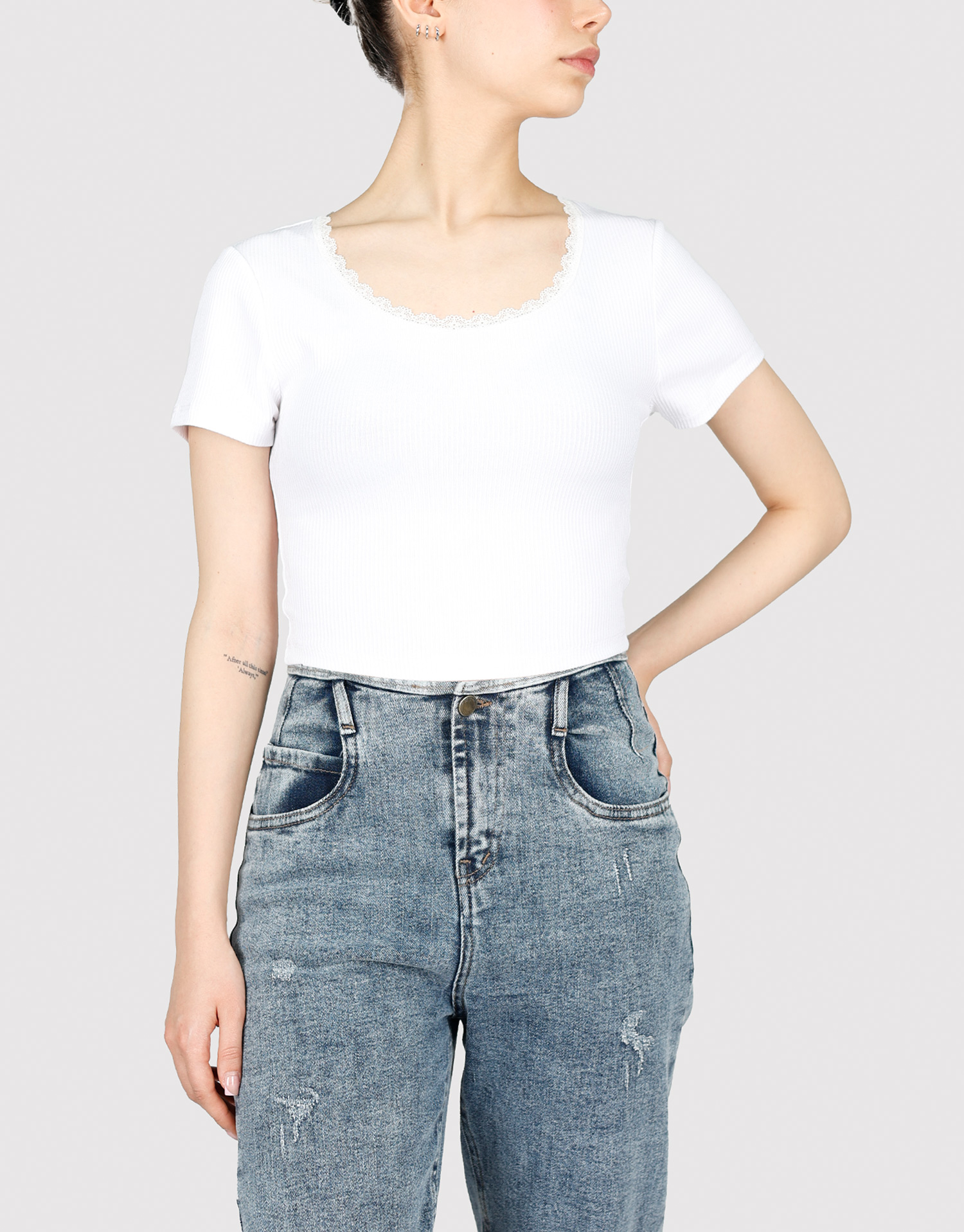 تیشرت یقه گیپور