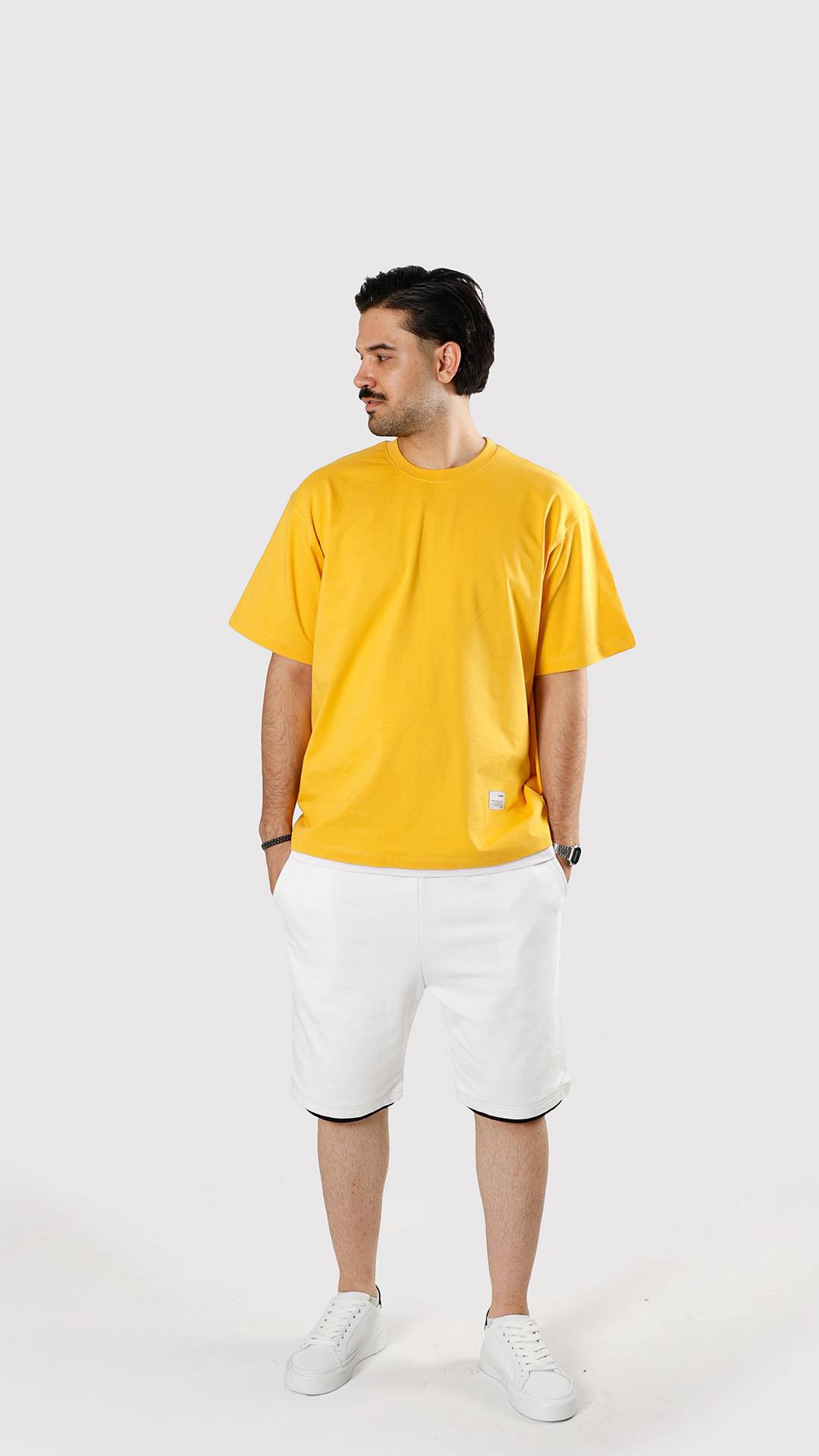 تیشرت لبه سفید