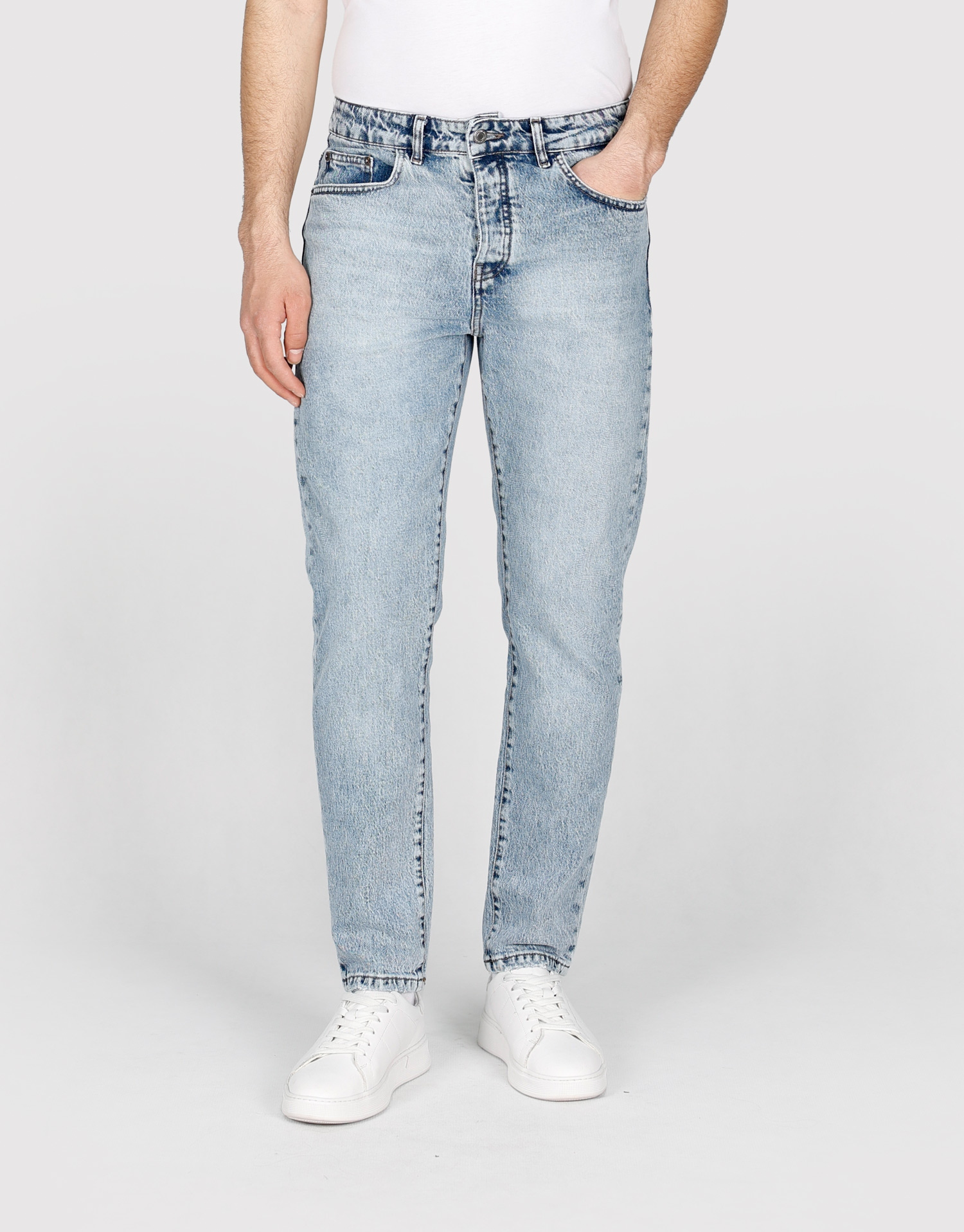 شلوار جین مام فیت آبی روشن