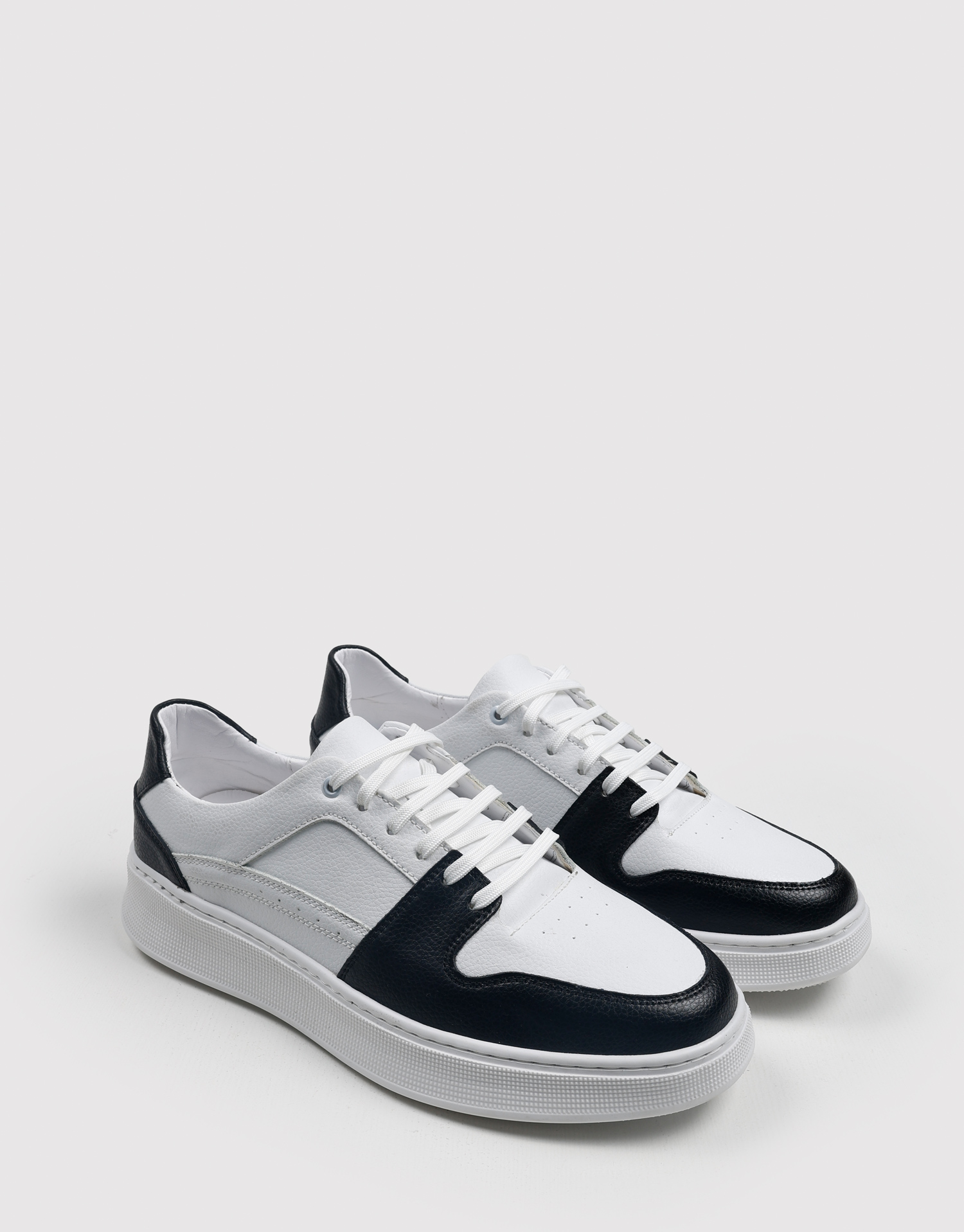 کتانی سفید مشکی