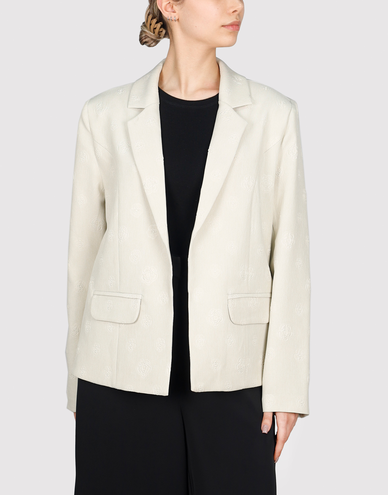 کت گل برجسته کرم