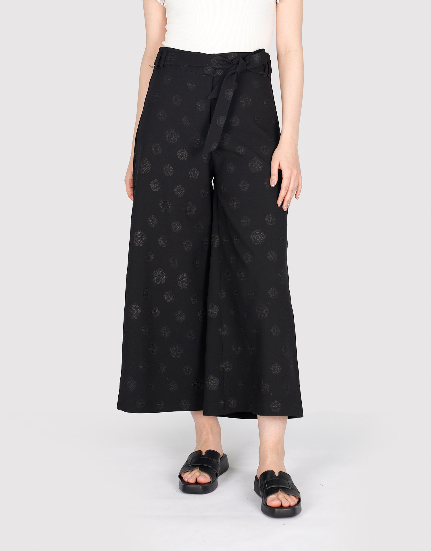 شلوار گل برجسته مشکی