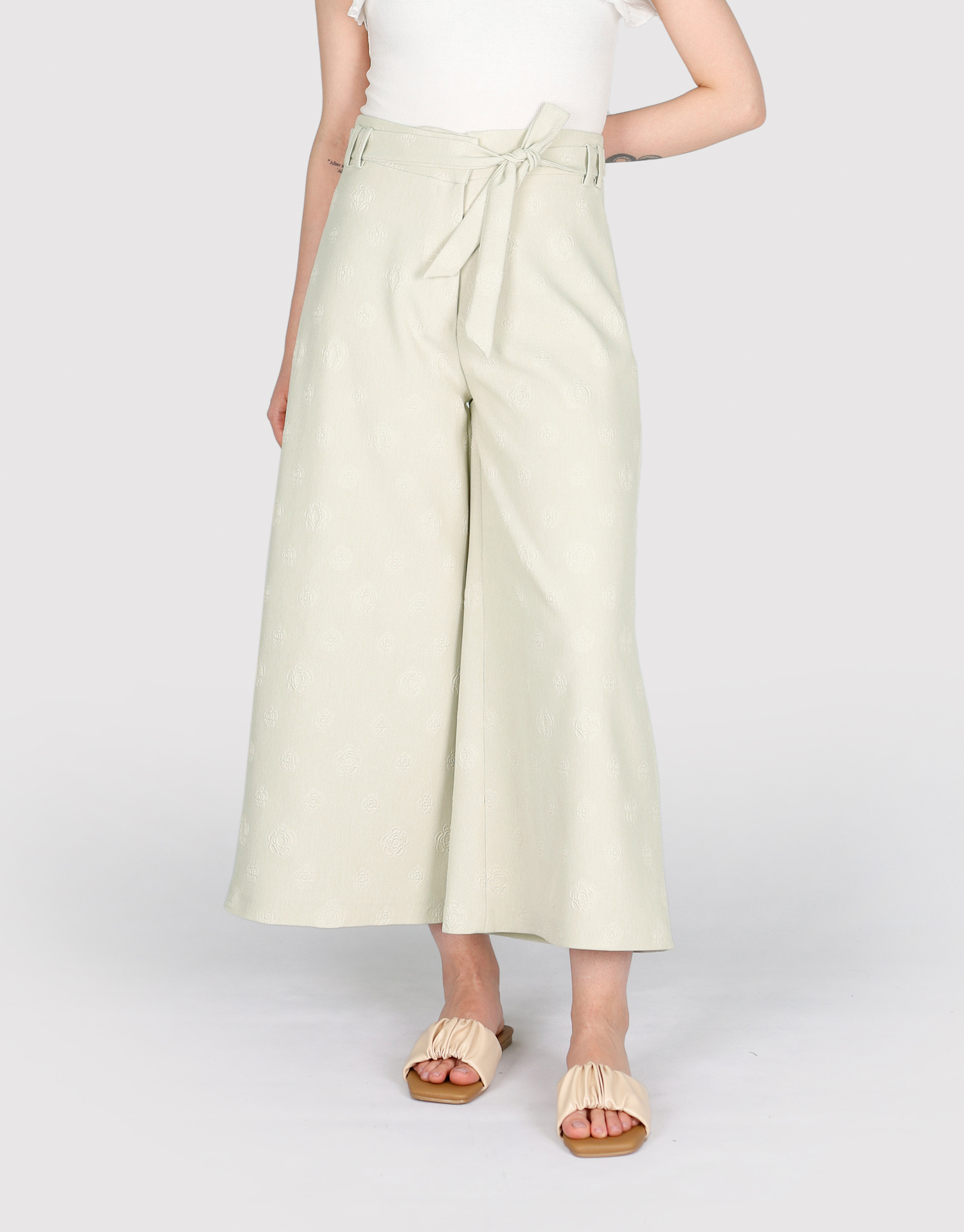 شلوار گل برجسته کرم