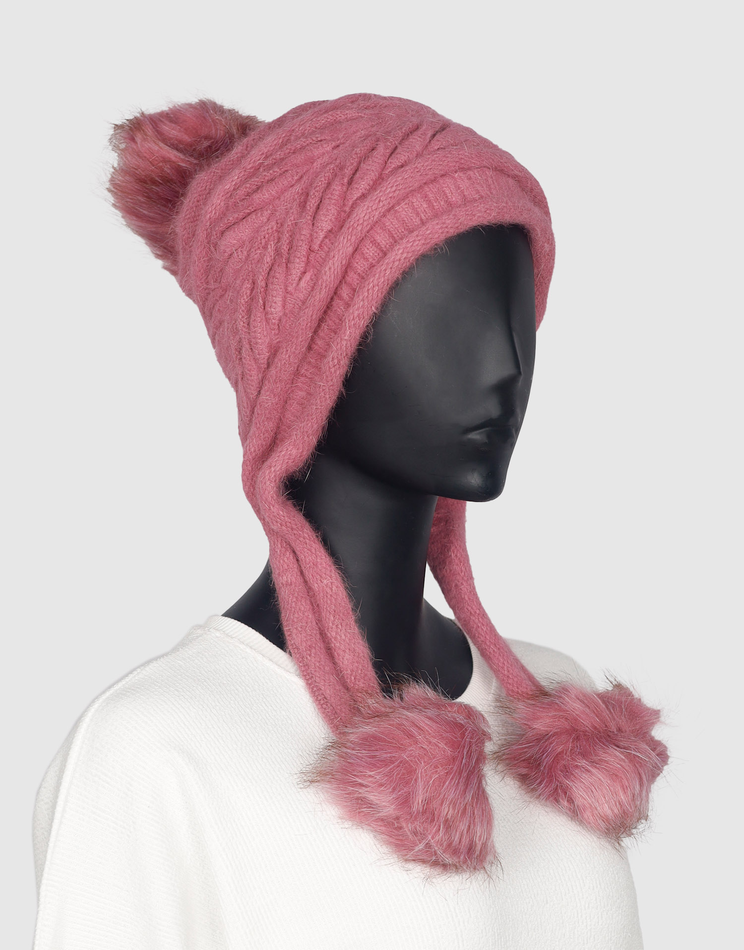 کلاه بافت منگوله دار زنانه