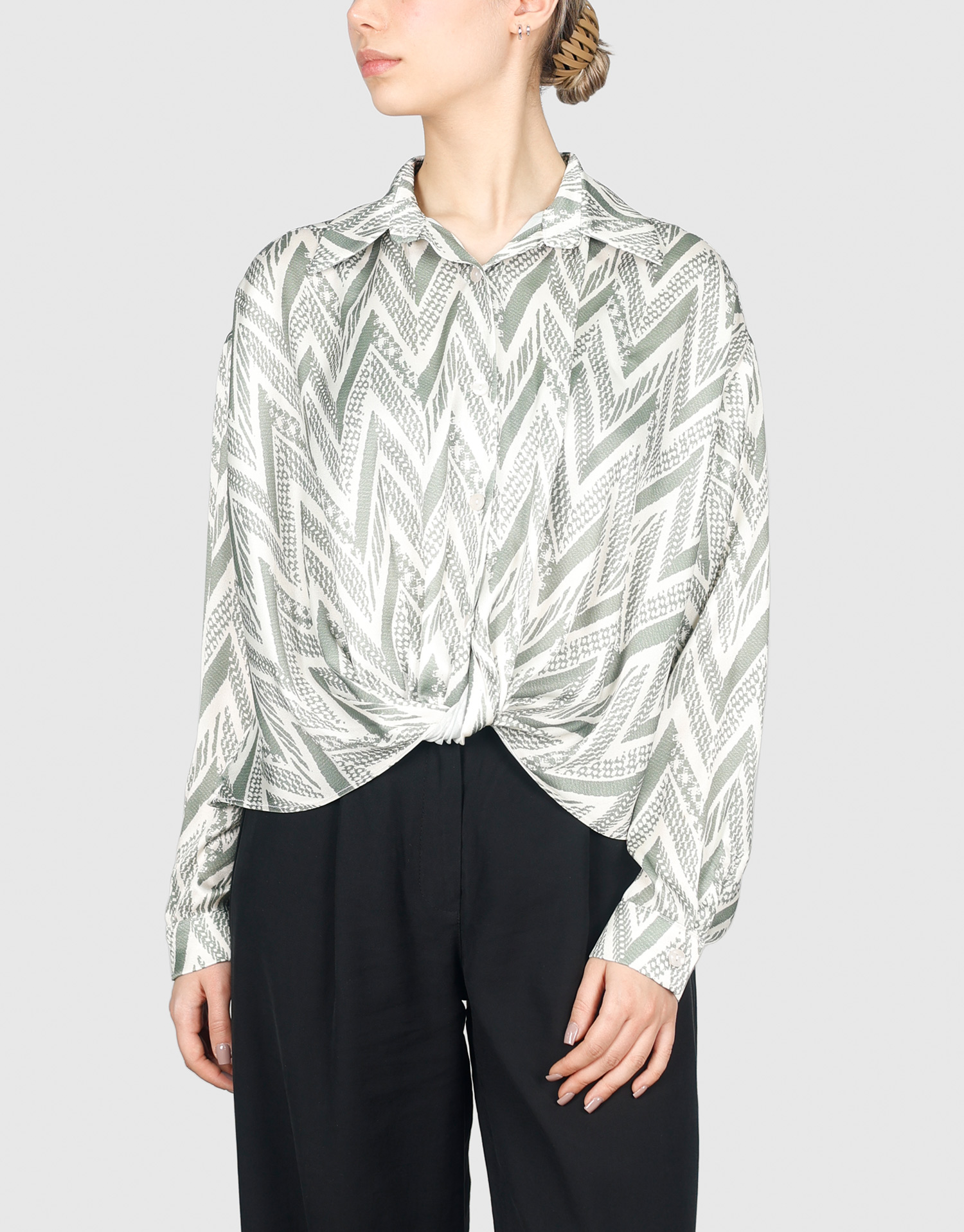 شومیز جلو گره سبز