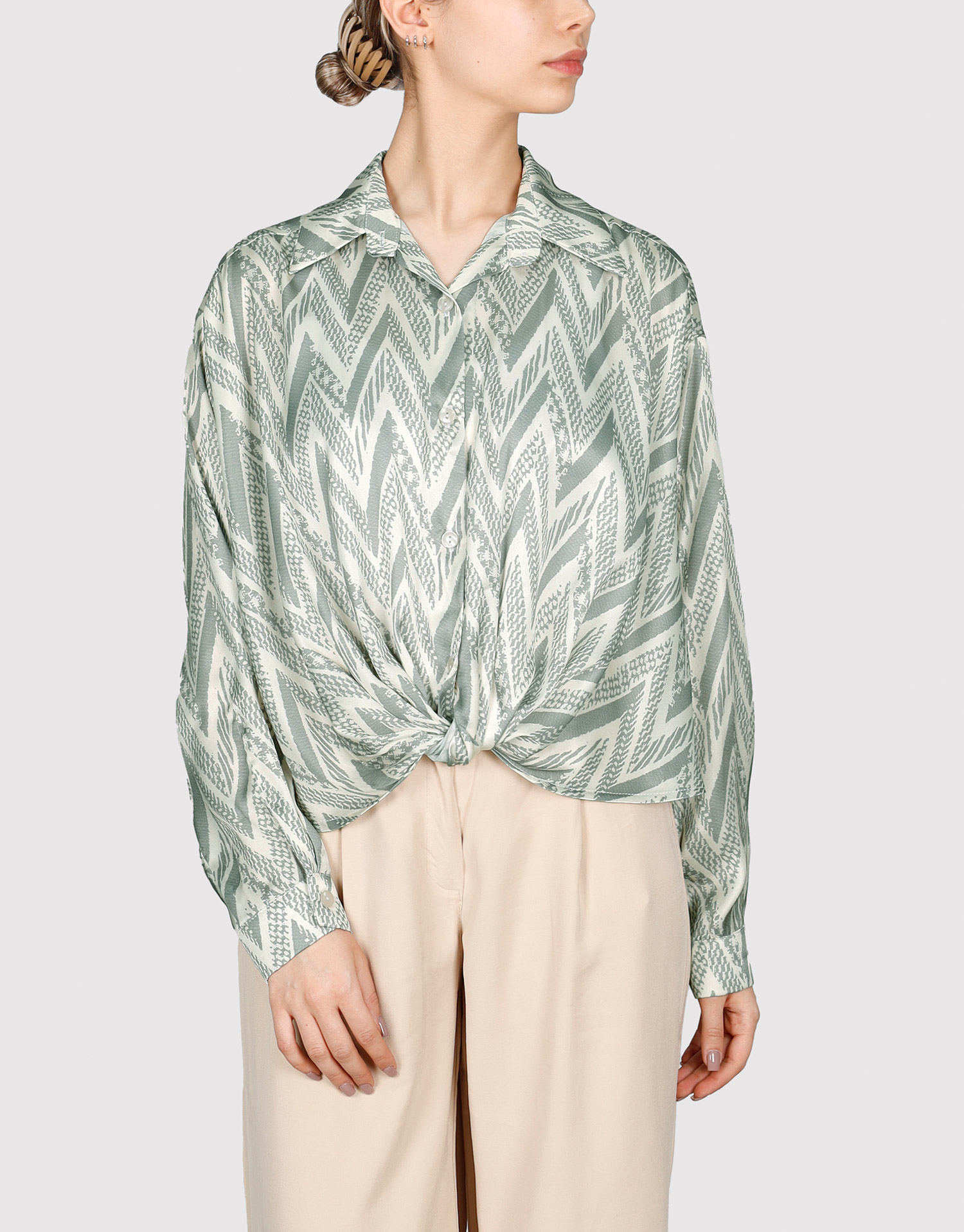 شومیز جلو گره طوسی